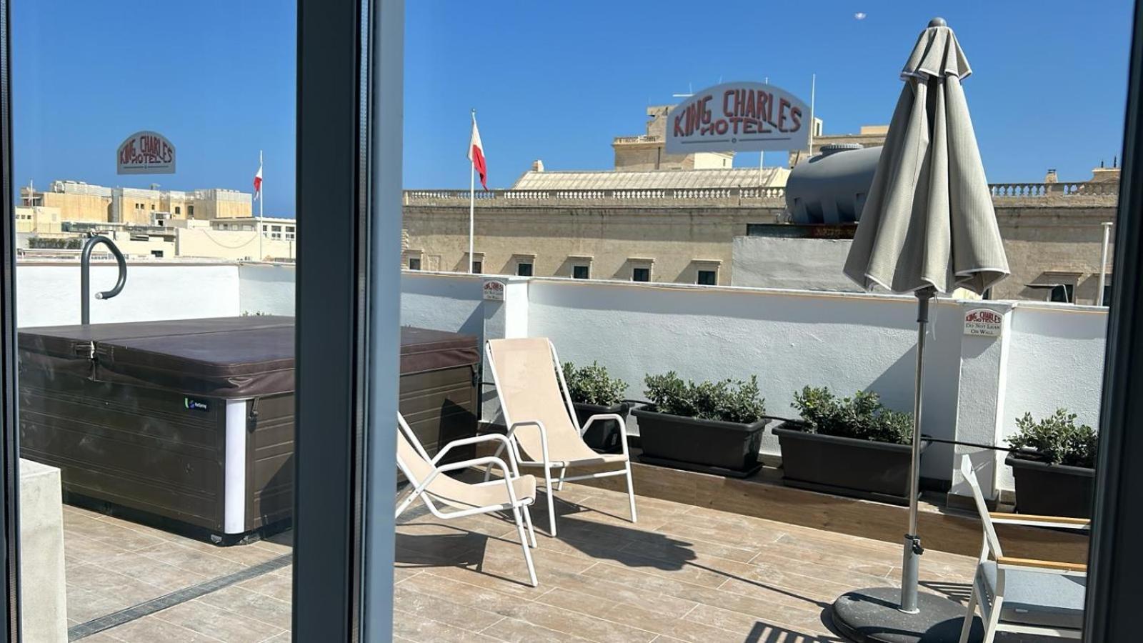 King Charles Hotel Валета Екстериор снимка