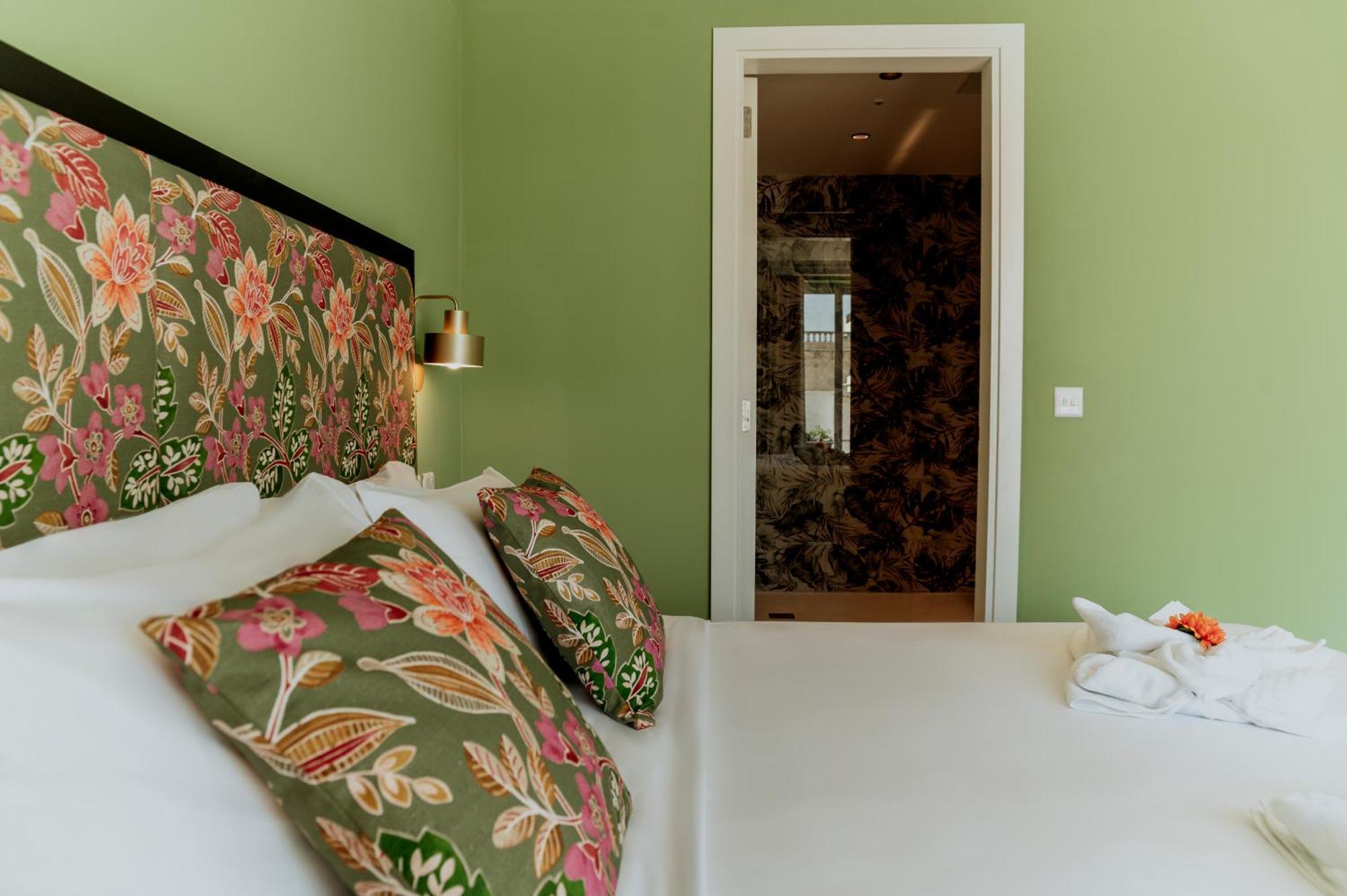 King Charles Hotel Валета Екстериор снимка