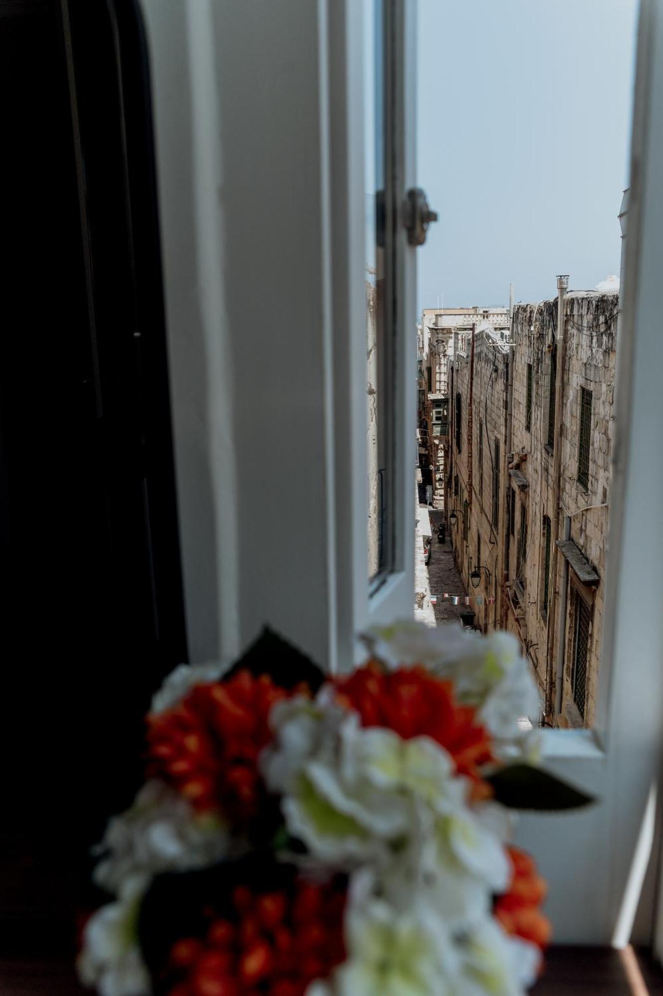 King Charles Hotel Валета Екстериор снимка
