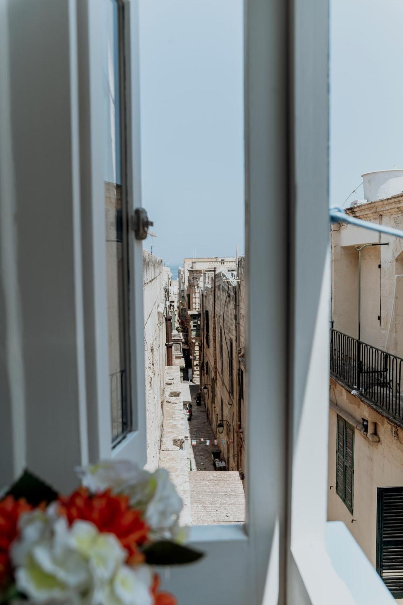 King Charles Hotel Валета Екстериор снимка