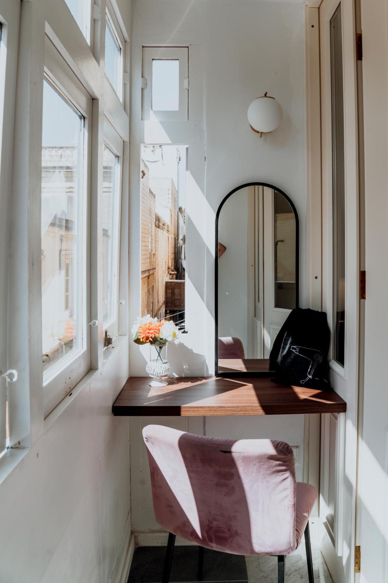 King Charles Hotel Валета Екстериор снимка